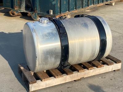 Used Freightliner Cascadia 126 RH Fuel Tank