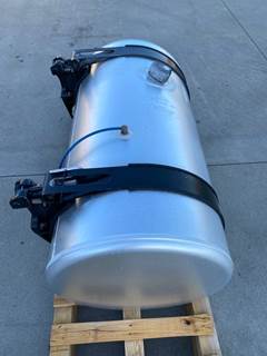 Used Freightliner Cascadia RH Fuel Tank