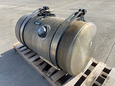 Used Freightliner Cascadia RH Fuel Tank