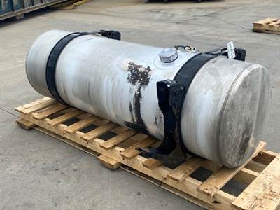 Used Freightliner CST 120 RH Fuel Tank