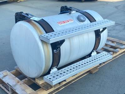 Used Freightliner Columbia RH Fuel Tank
