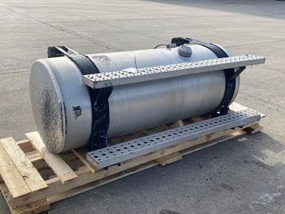 Used Freightliner Columbia RH Fuel Tank