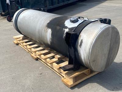 Used Freightliner Columbia RH Fuel Tank