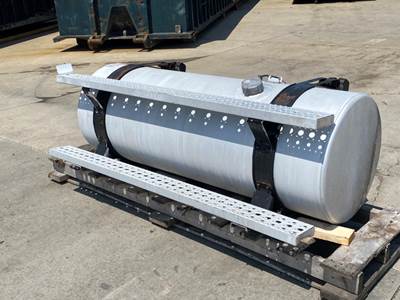 Used Freightliner Columbia RH Fuel Tank