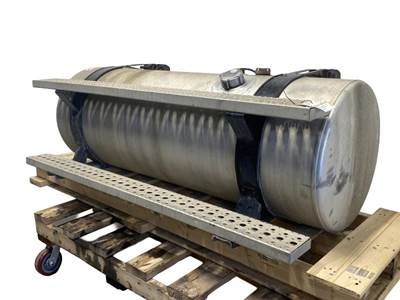 Used Freightliner Columbia RH Fuel Tank