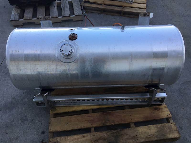 2005 Used Western Star 4900 LH Fuel Tank For Sale Dorr, MI