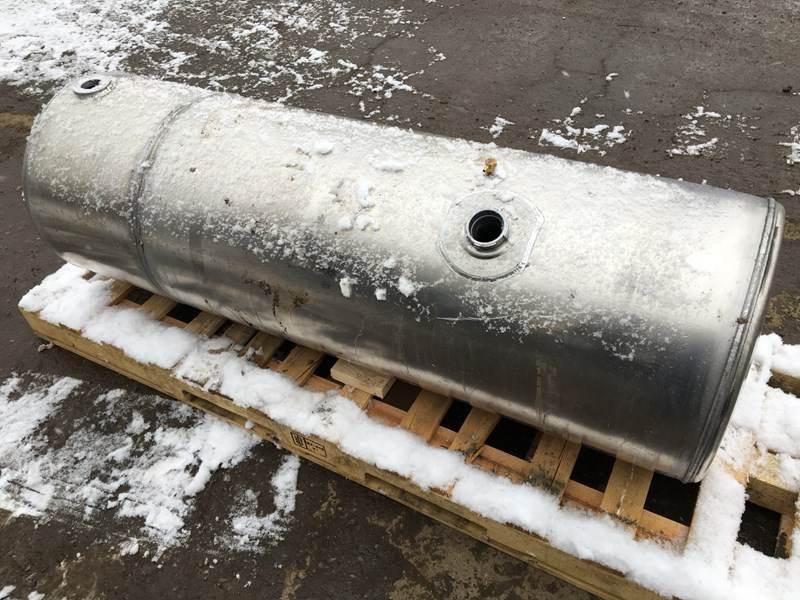 NTO Freightliner RH Fuel/Hydralic Split Tank For Sale Dorr, MI
