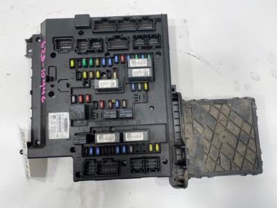 Used Freightliner Cascadia Fuse Panel