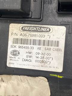 Used Freightliner Cascadia Fuse Panel