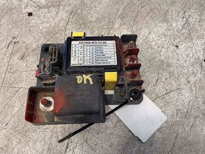 Used Freightliner FLD120 Fuse Panel