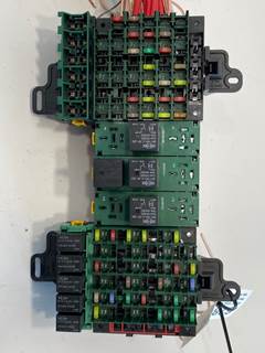 Used Volvo VNL Gen 2 Fuse Panel