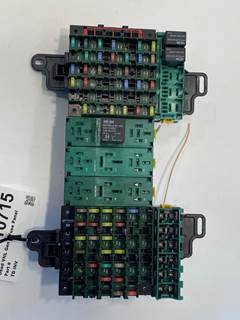 Used Volvo VNL Gen 2 Fuse Panel
