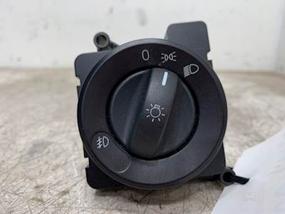 Used Freightliner Cascadia Headlight Switch