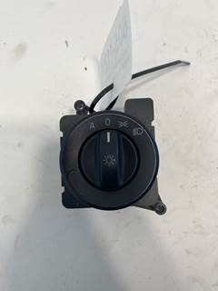 Used Freightliner Cascadia Headlight Switch