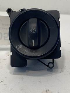 Used Freightliner Cascadia Headlight Switch