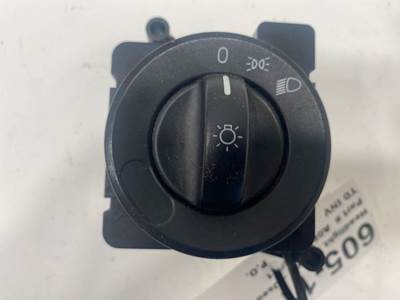 Used Freightliner Cascadia Headlight Switch