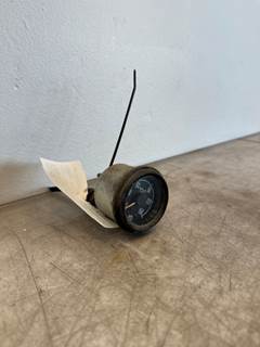 Used Mack LE613 Oil Pressure Gauge