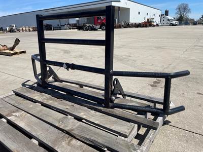 Used Freightliner Cascadia Grille Guard