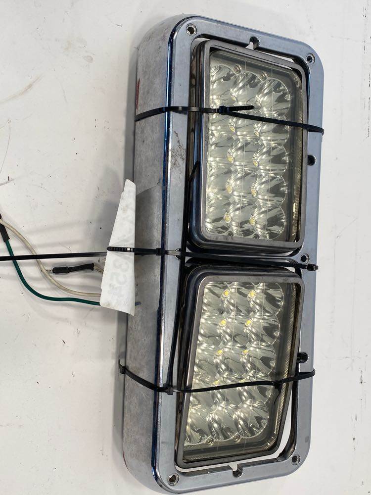 2005 Used Kenworth T800 RH Headlight Assembly For Sale Dorr, MI 611