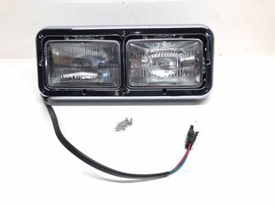 New Aftermarket Kenworth T800 RH Headlight