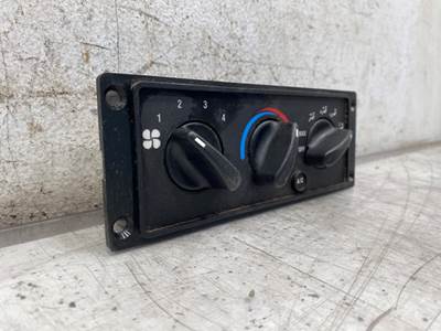 Used 2014 Caterpillar CT660 Climate Control, Part # 1000361510