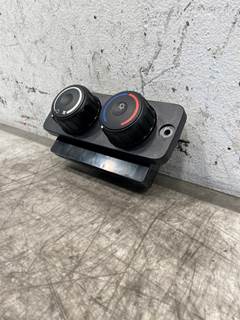 Used Freightliner Cascadia 126 Sleeper Climate Control