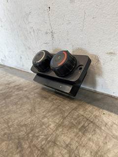 Used Freightliner Cascadia 126 Sleeper Climate Control