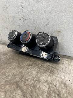 Used Freightliner Cascadia 126 Dash Climate Control