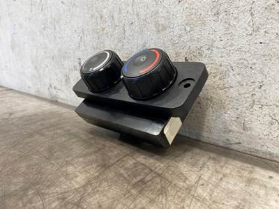 Used Freightliner Cascadia 126 Sleeper Climate Control