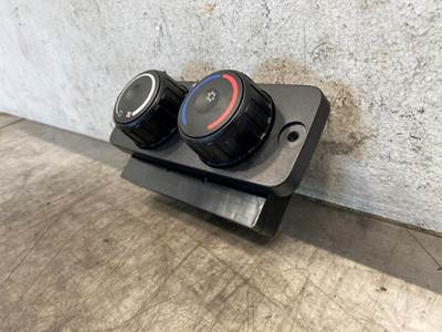 Used Freightliner Cascadia 126 Sleeper Climate Control