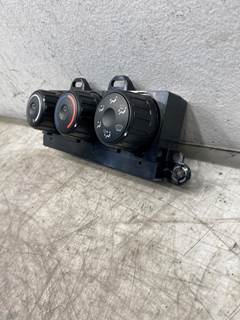 Used Freightliner Cascadia 126 Climate Control