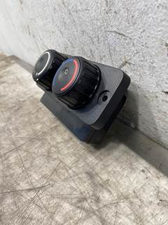 Used Freightliner Cascadia 126 Sleeper Climate Control