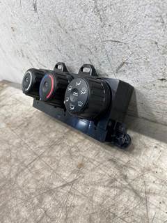 Used Freightliner Cascadia 126 Dash Climate Control