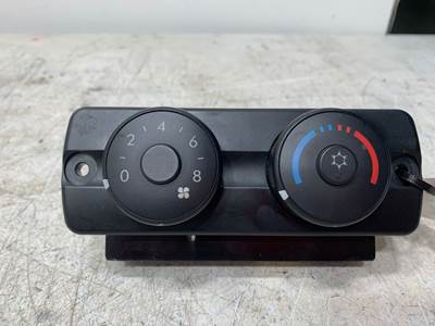 Used Freightliner Cascadia Sleeper Climate Control