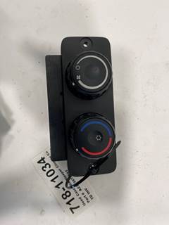 Used Freightliner Cascadia Sleeper Climate Control