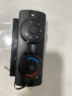 Used Freightliner Cascadia Sleeper Climate Control