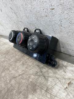 Used Freightliner Cascadia Climate Control