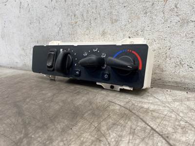 Used Freightliner CST 120 Dash Climate Control