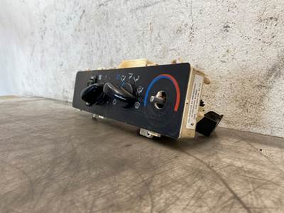 Used Freightliner Columbia Dash Climate Control