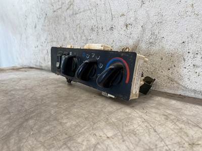 Used Freightliner Columbia Dash Climate Control