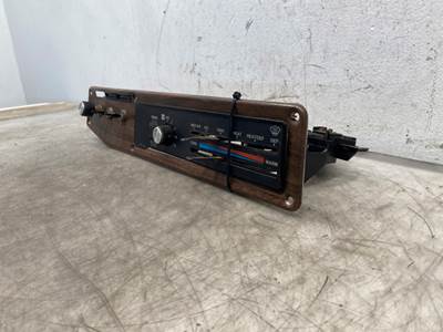 Used Freightliner FLD120 Dash Climate Control