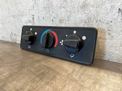 Used Freightliner FS65 Climate Control