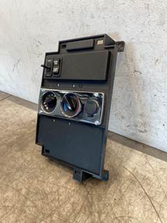 Used International LT625 Sleeper Climate Control