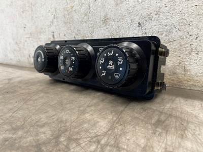 Used Kenworth T680 Dash Climate Control