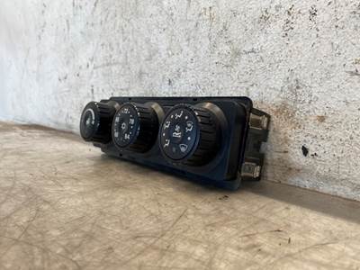 Used Kenworth T680 Dash Climate Control