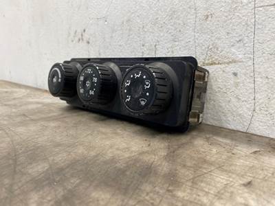 Used Kenworth T880 Climate Control
