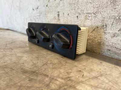 Used Peterbilt 386 Climate Control