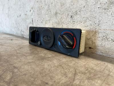 Used Peterbilt 387 Sleeper Climate Control