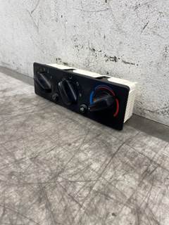 Used Peterbilt 388 Climate Control