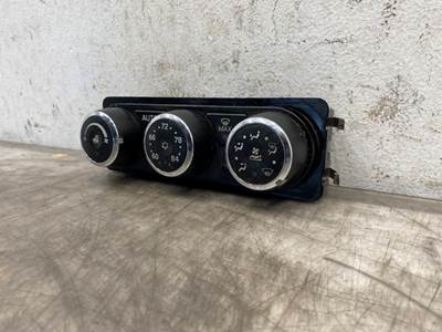 Used Peterbilt 579 Dash Climate Control